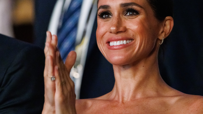 Meghan Markle clapping