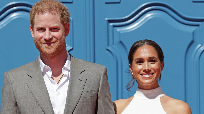 Harry and Meghan blue wall Invictus Games