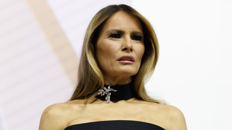 Melania Trump black diamond choker