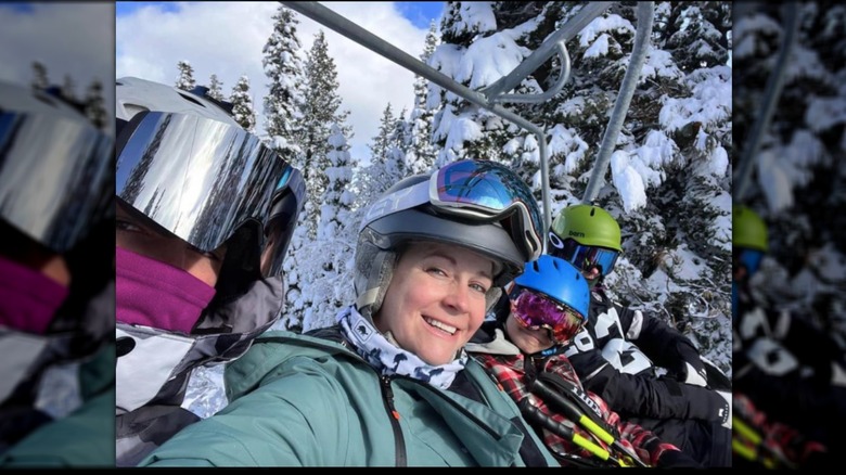 Melissa Joan Hart, skiing 