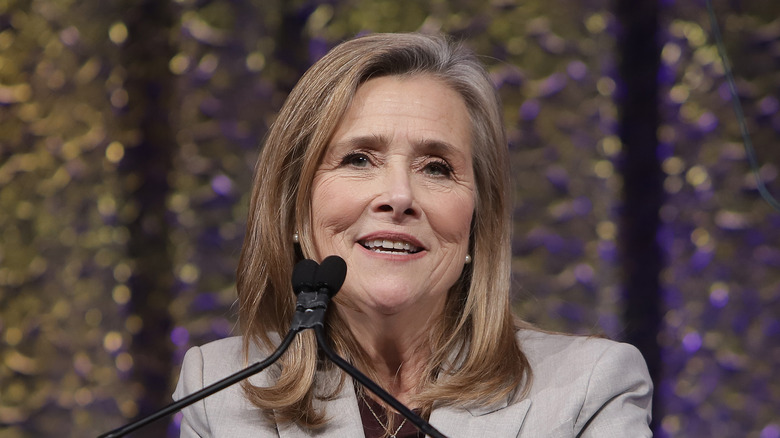 Meredith Vieira presenting at an awards show