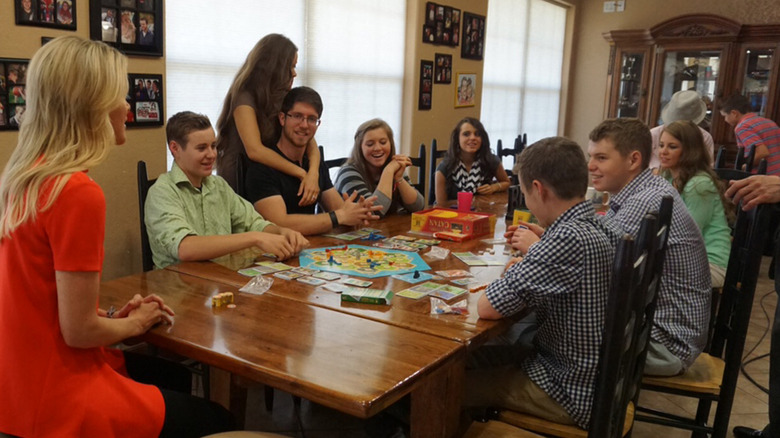 Duggar family at the dinner table