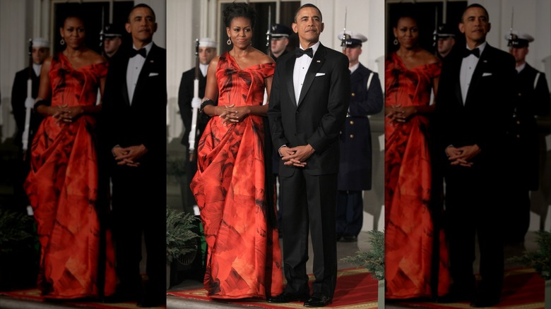 U.S. President Barack Obama (R) and first lady Michelle Obama (L) welcome Chinese President Hu Jintao for a State dinner at the White House in Washington, DC (2011)