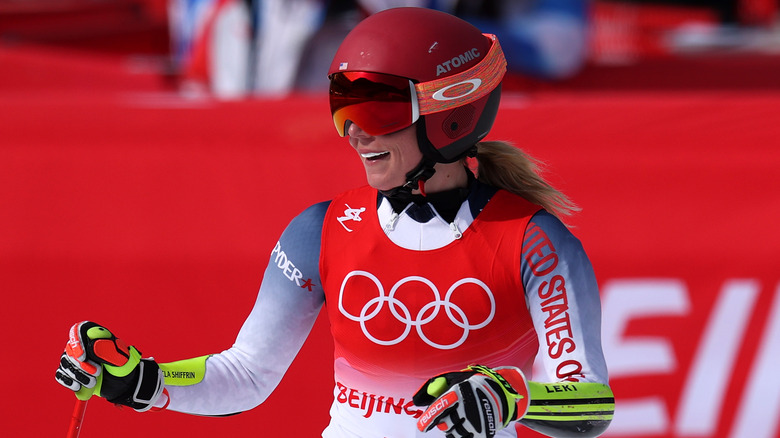 Mikaela Shiffrin skiing