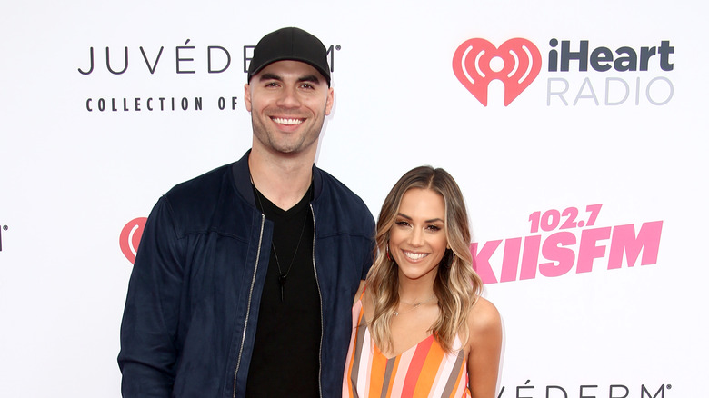 Mike Caussin amd Jana Kramer posing