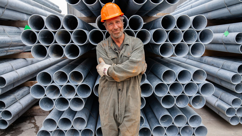 Mike Rowe crossing his arms