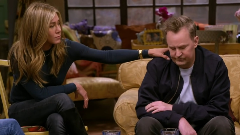 Jennifer Aniston consoling Matthew Perry