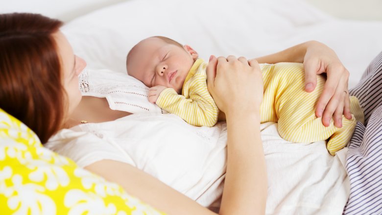 mother baby cosleeping