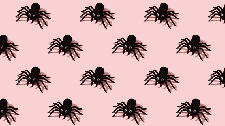 lots of fake spiders