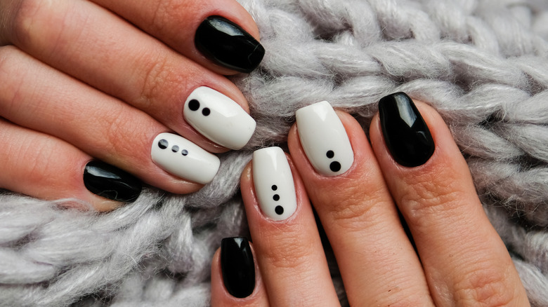 Black and white nail art