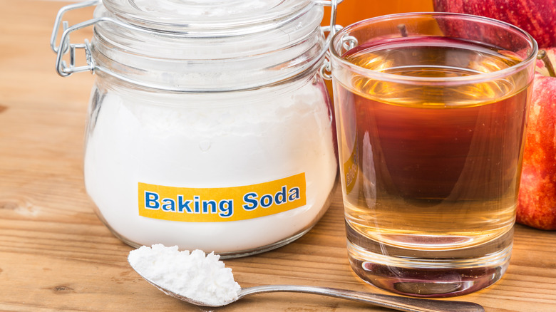 Baking soda and apple cider vinegar