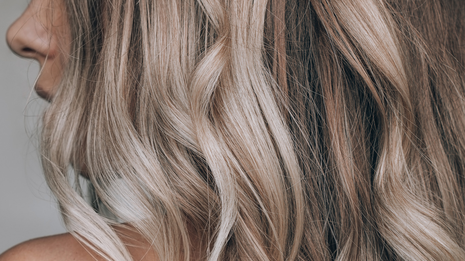 How To Do Hair Highlighting At Home? All You Need To Know