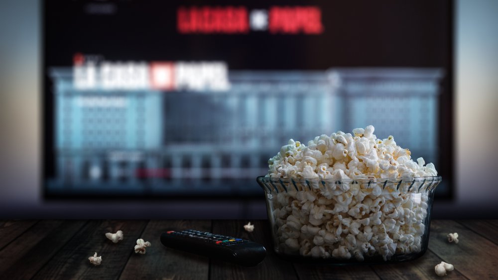 Popcorn and screen