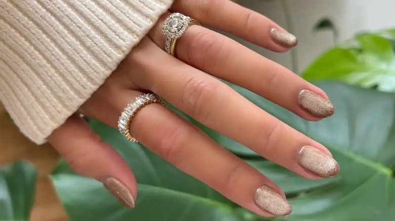 shimmery oatmeal nail design