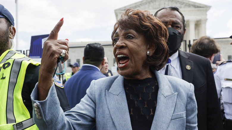 Maxine Waters speaks to Abortion-rights activists