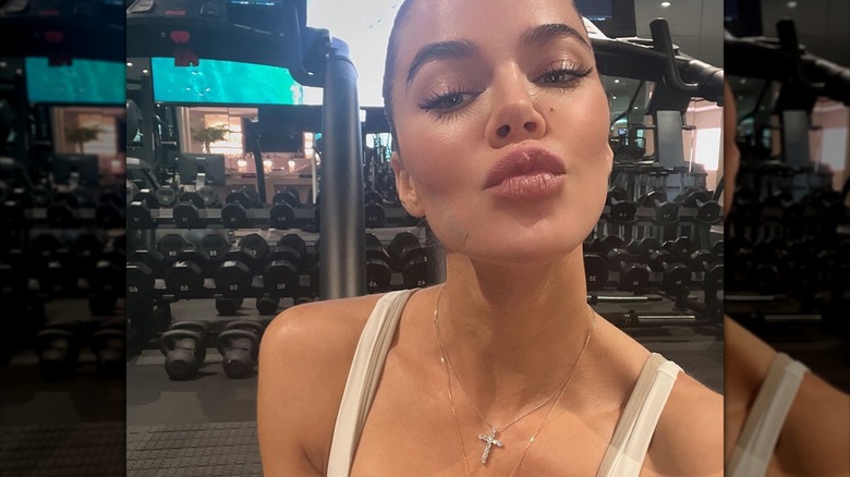 Khloé Kardashian Instagram selfie photo