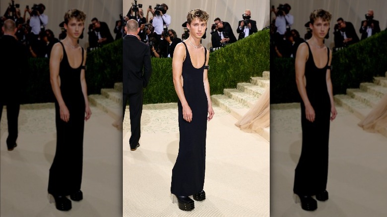 Troye Sivan posing at the 2021 Met Gala