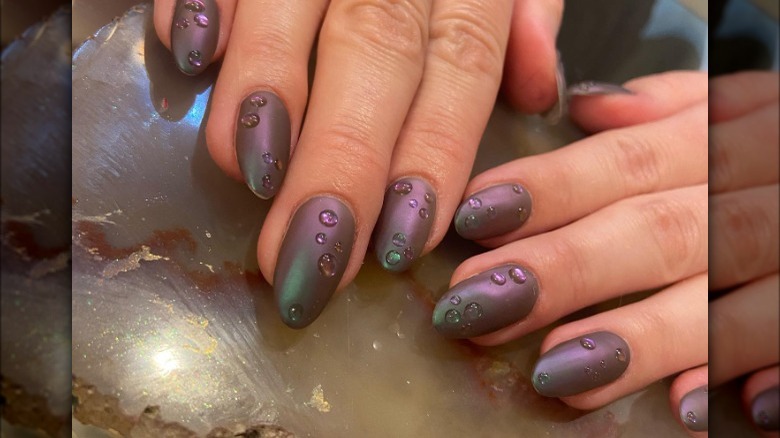 3D Raindrop oil slick nails