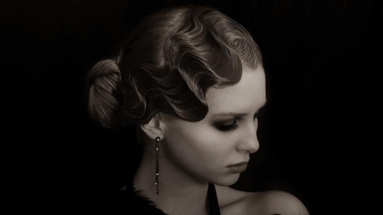 finger wave hairstyle