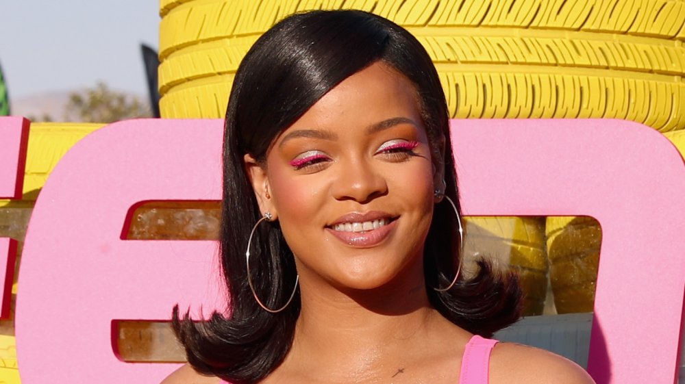 Rihanna wearing an old-school makeup trend