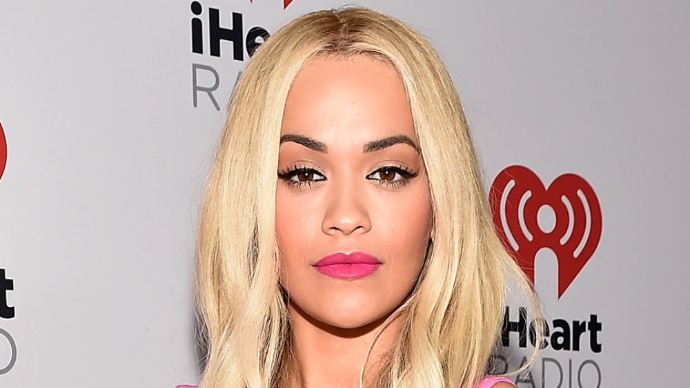 Rita Ora wearing an old-school makeup trend