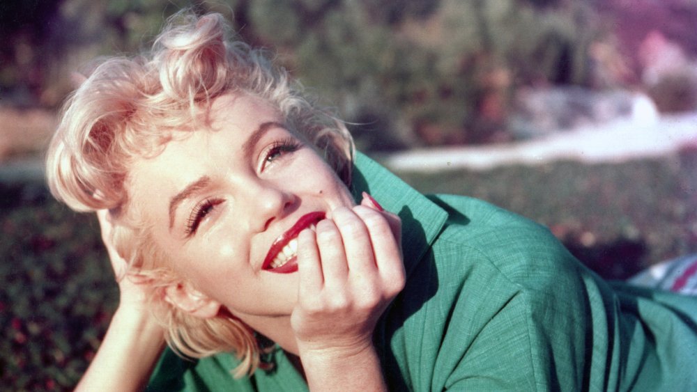 Marilyn Monroe with old-school makeup trend