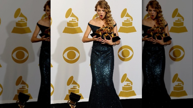 Taylor Swift dropping her Grammy