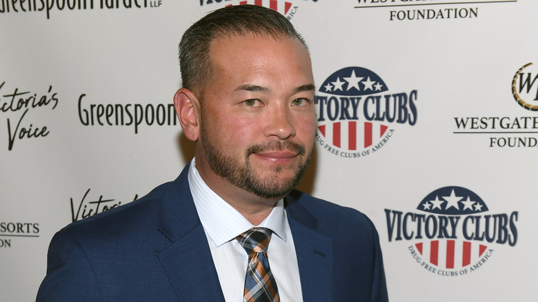 Jon Gosselin wearing a suit, smiling