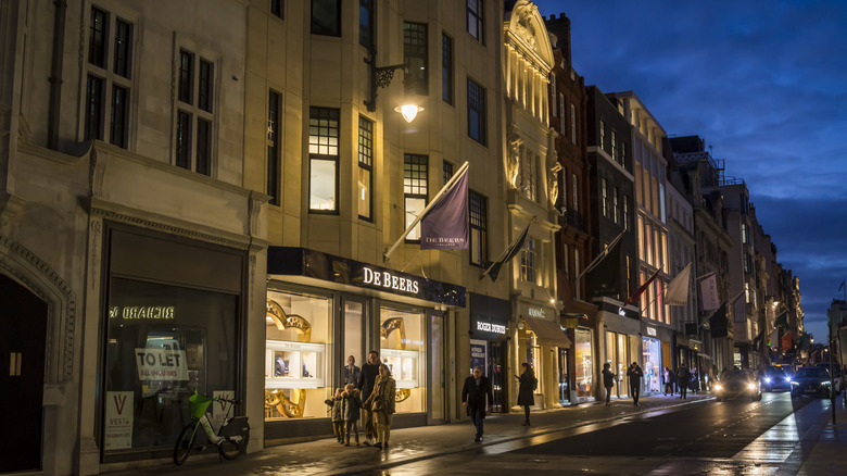 Albemarle St, London at night