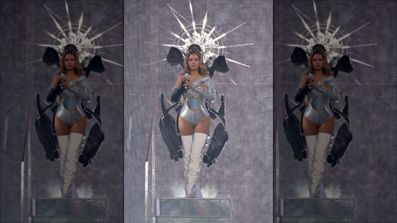 beyonce performing in silver bodysuit