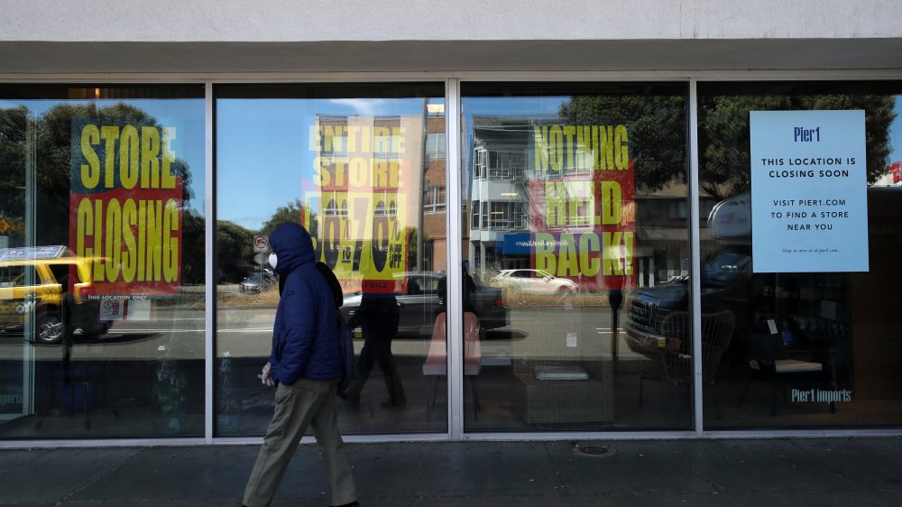 Store closing signs at Pier 1 Imports store