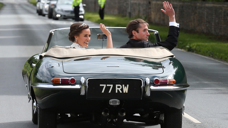 Pippa Middleton and James Matthews in car