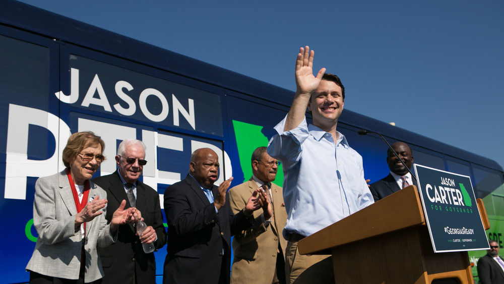 Jason Carter waving