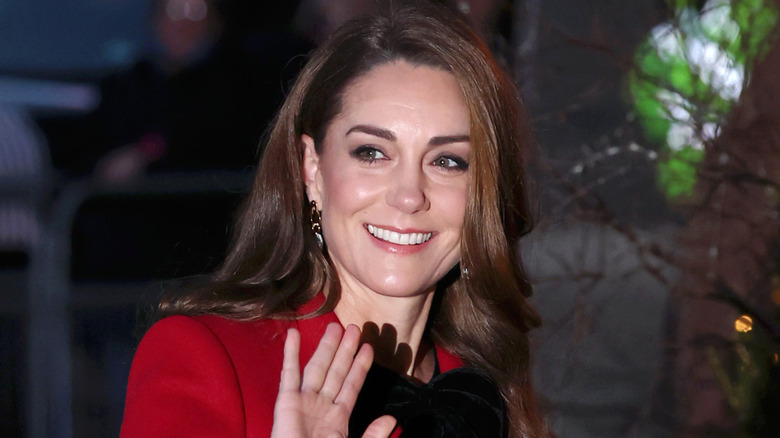 Kate Middleton waving