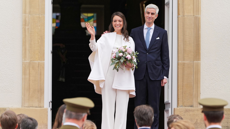 Princess Alexandra of Luxembourg waving, Nicolas Bagory smiling