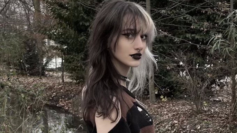 Woman with two-toned grunge look