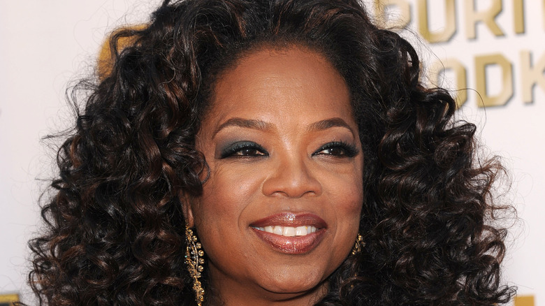 Oprah Winfrey posing at event