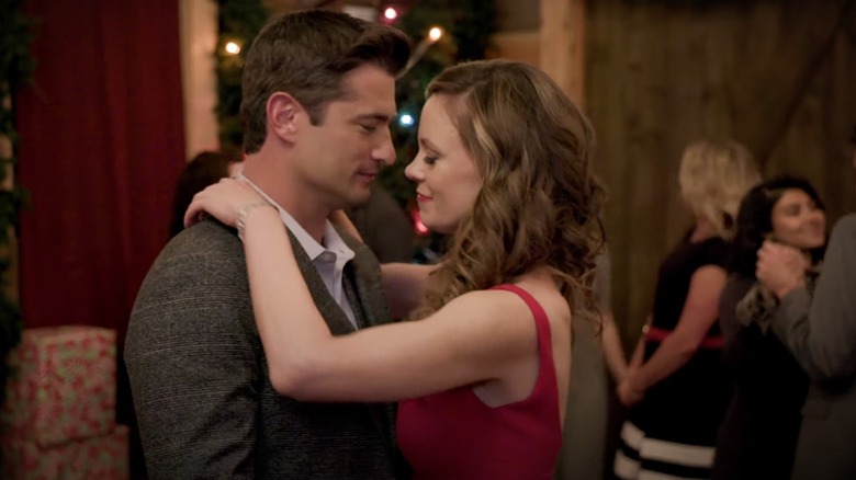 Rachel Boston and Wes Brown in "Check Inn to Christmas"