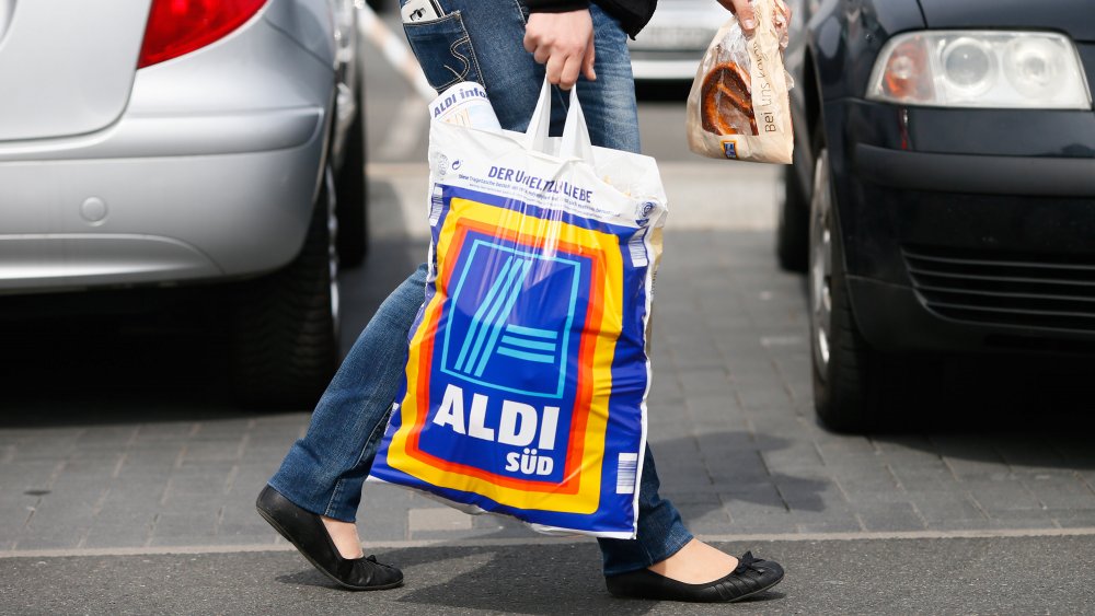 Shopper with Aldi bag