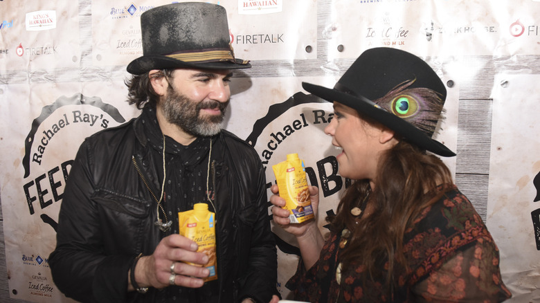 John Cusimano and Rachael Ray holding beans