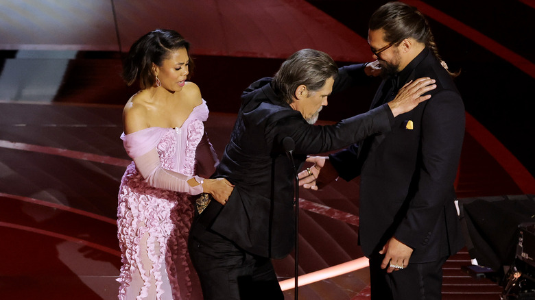 Regina Hall Oscars 2021 Jason Momoa Josh Brolin