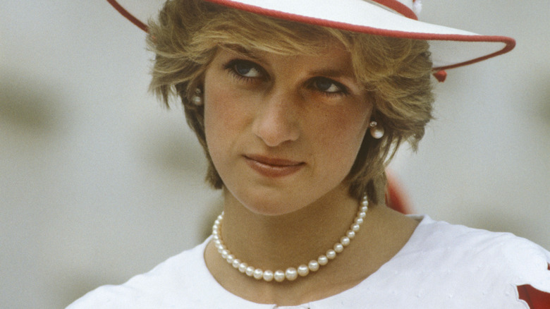 Princess Diana wearing pearls