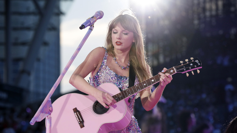 Taylor Swift with a guitar