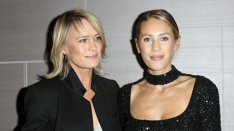 dylan penn and robin wright