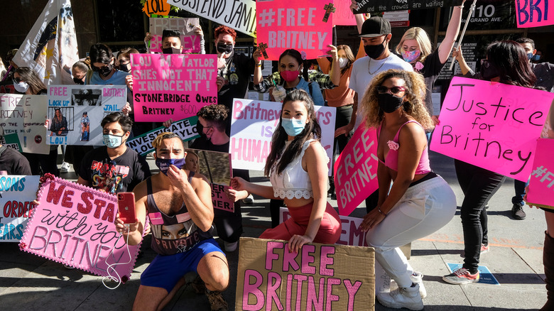 #FreeBritney protesters