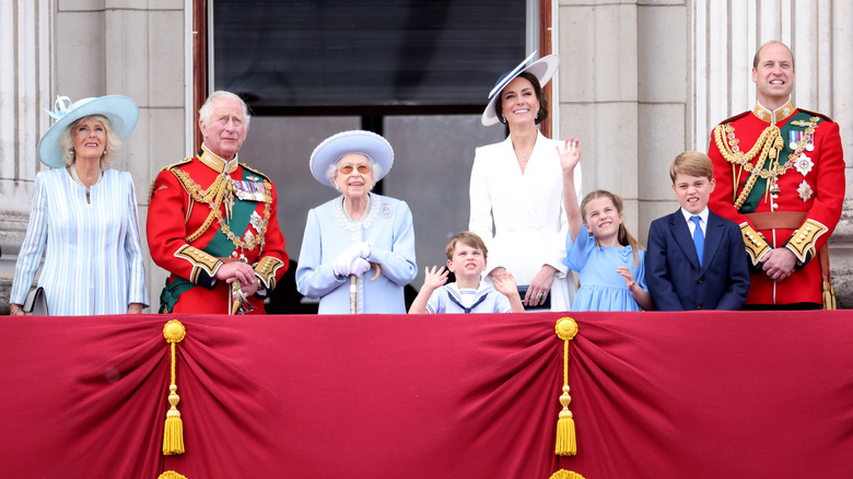 senior royals on Buckingham Palace balcony