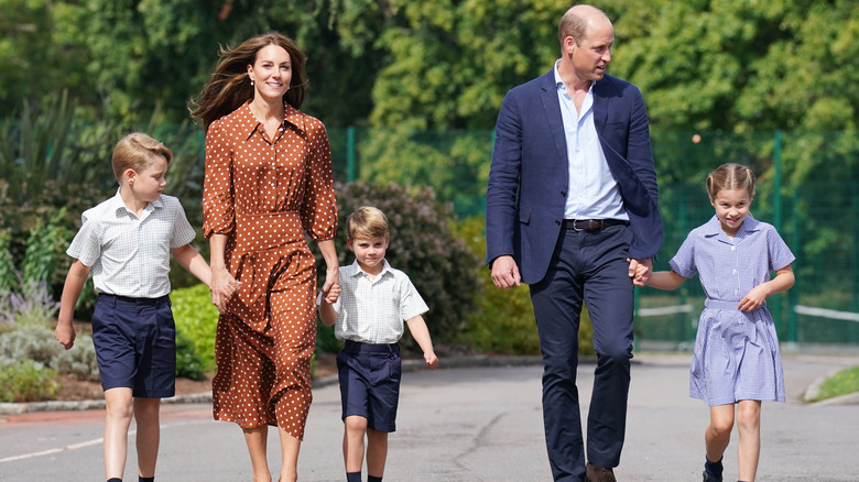 Princess Catherine & Prince William walking with kids