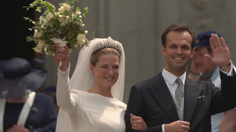 Princess Tatjana and Philipp von Lattorff waving