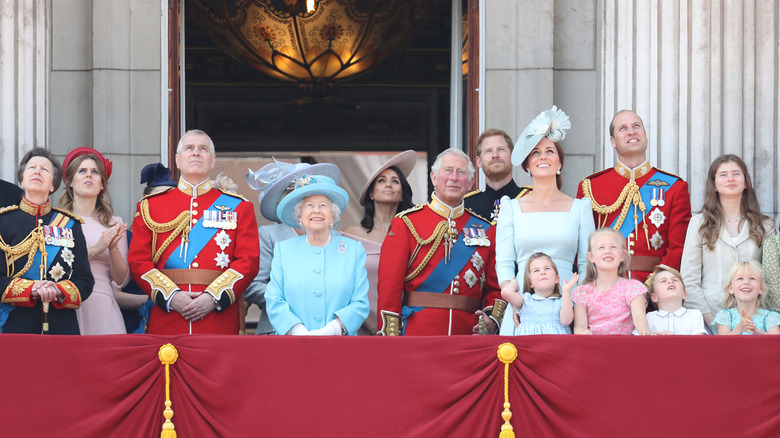 royal family on balcony looking up