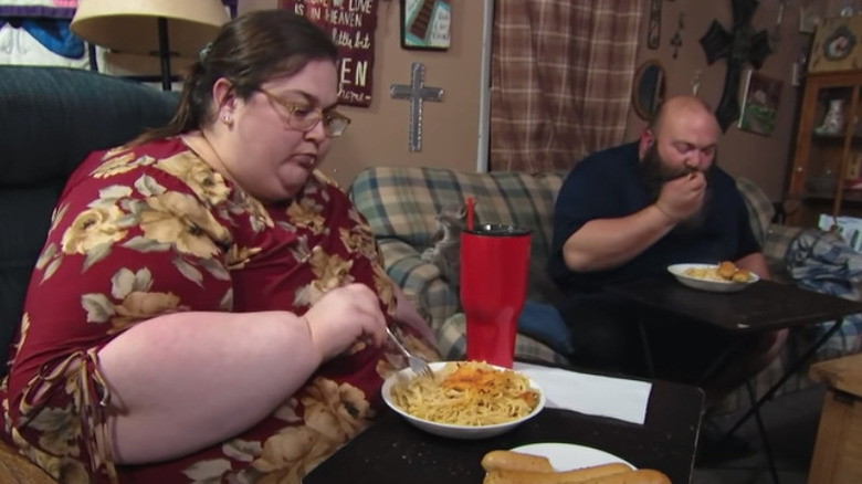 My 600-Lb Life couple eating